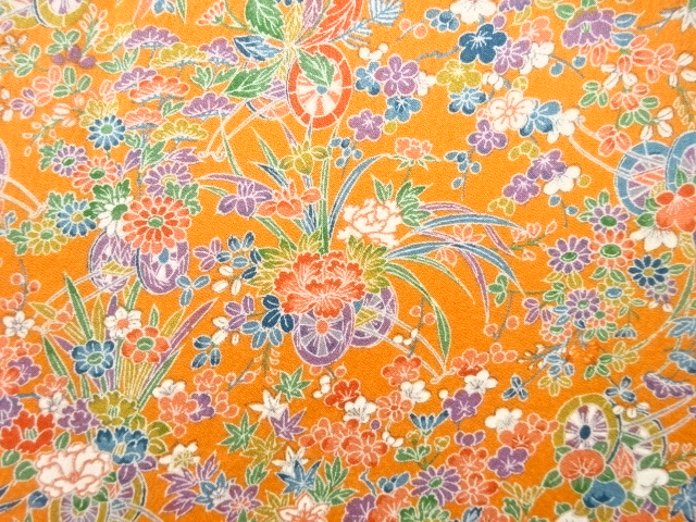  花車模様　小紋着物